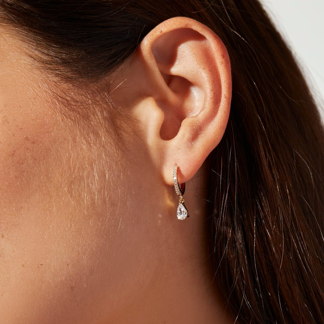 Kristalltropfen-Ohrringe - Zierliche Zirkonia Huggies