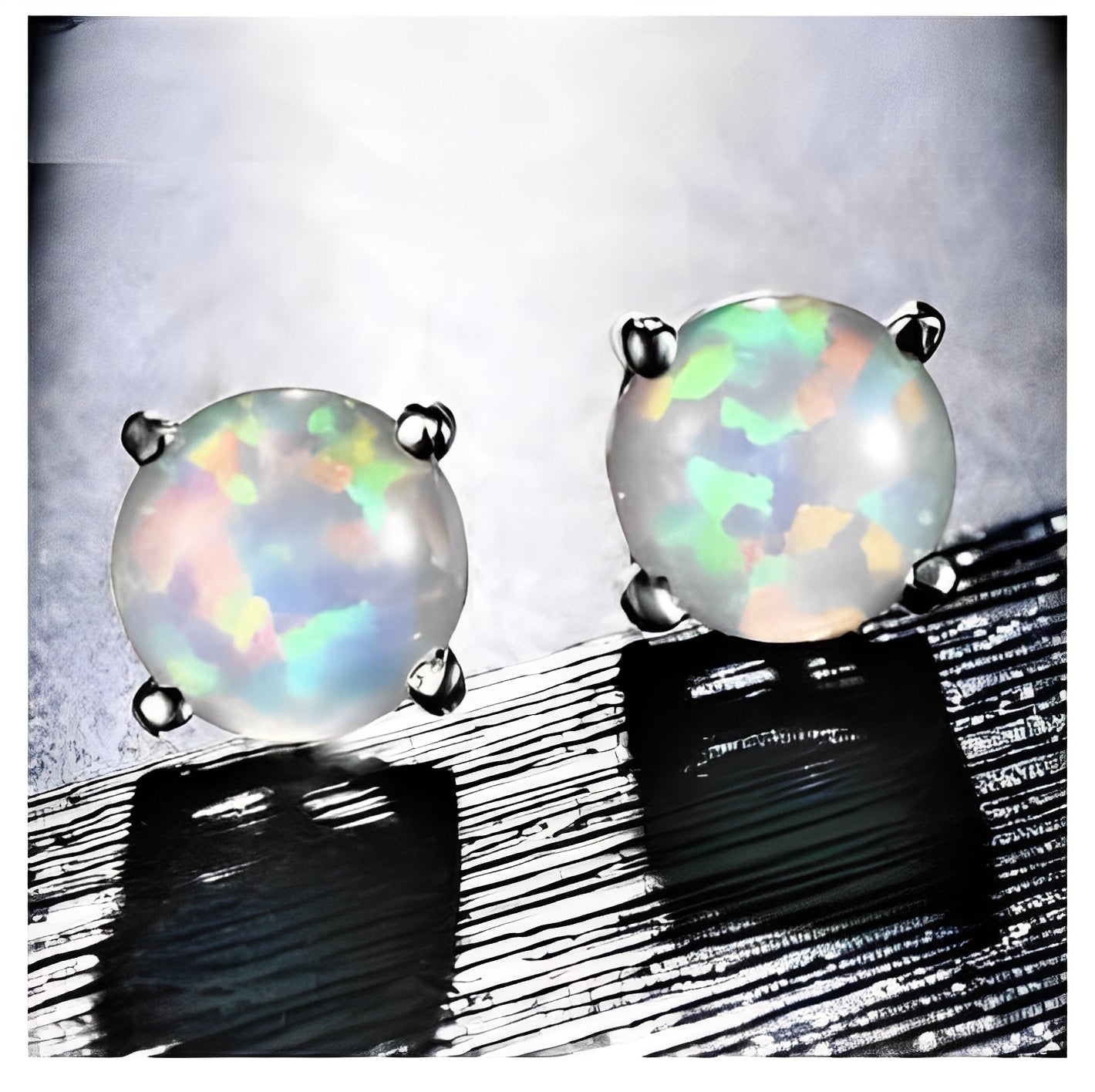 Camille – Elegante Stud-Ohrringe in Opal