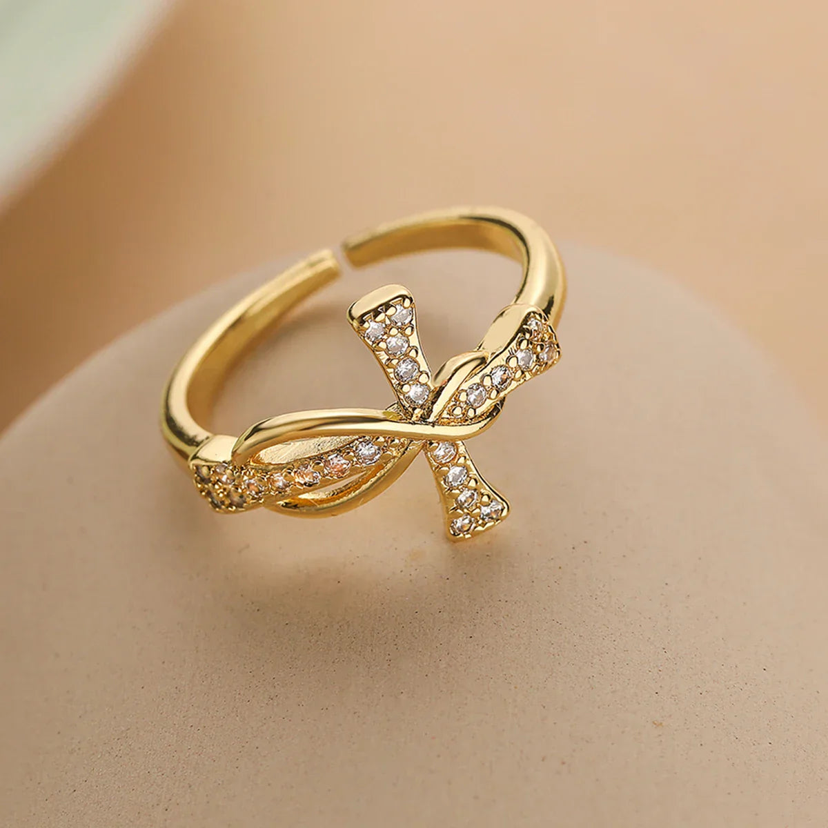 Eliane – Ring Christliches Kreuz aus Zirkon für Frauen