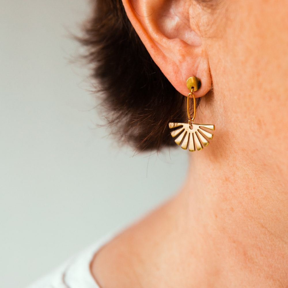 Floral Drop Ohrstecker - Fächerförmige Ohrringe