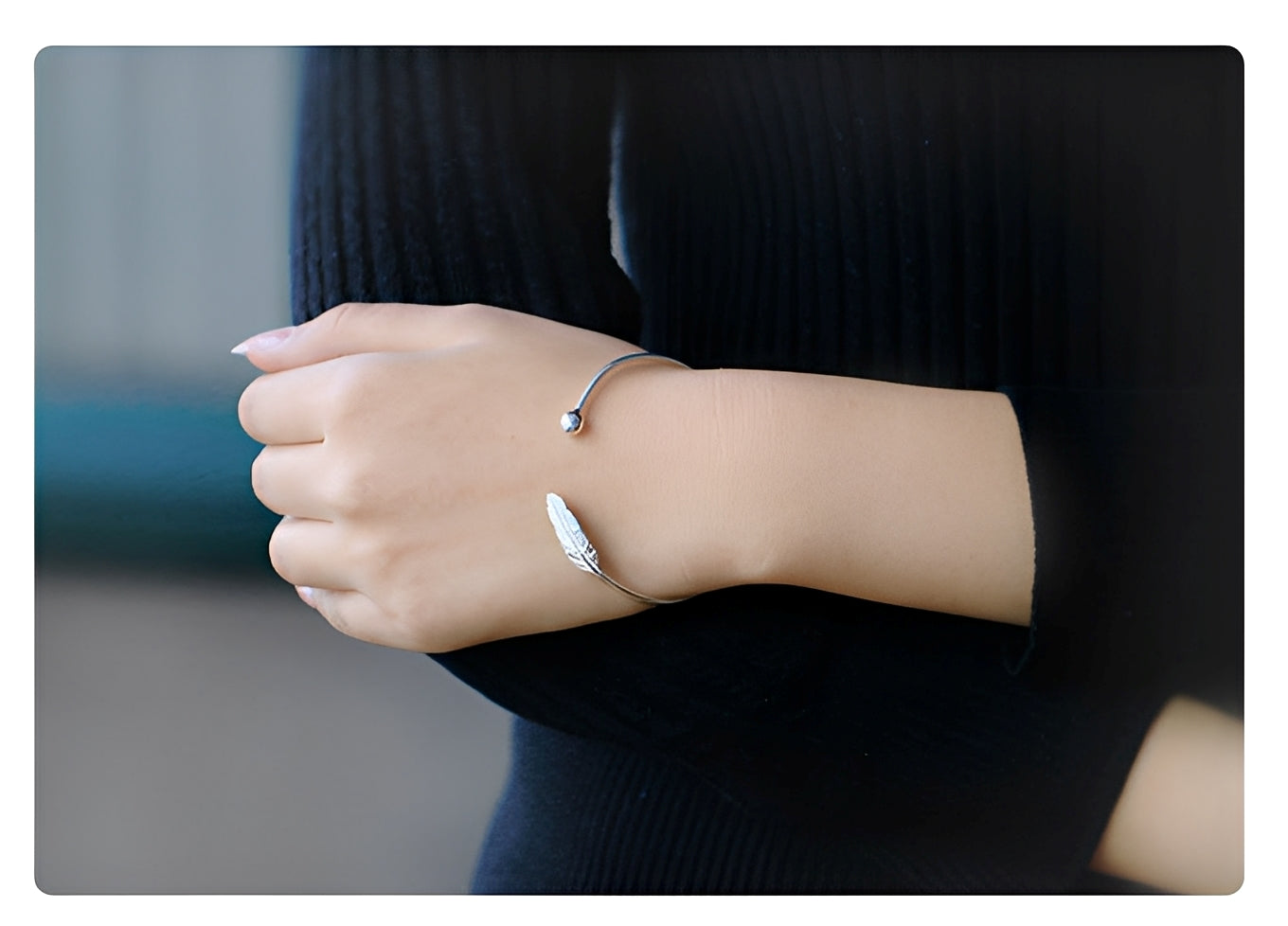Nayla – Elegantes Silbernes Federarmband