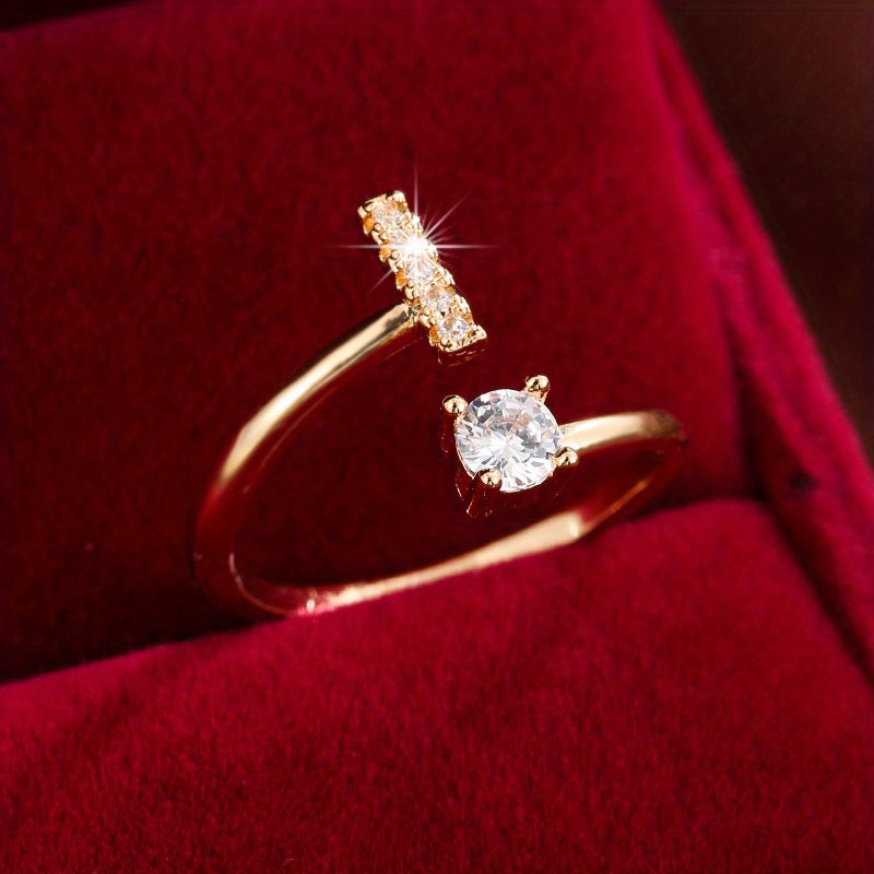 Nova – Moderner Offener Ring mit Initiale und Zirkonia
