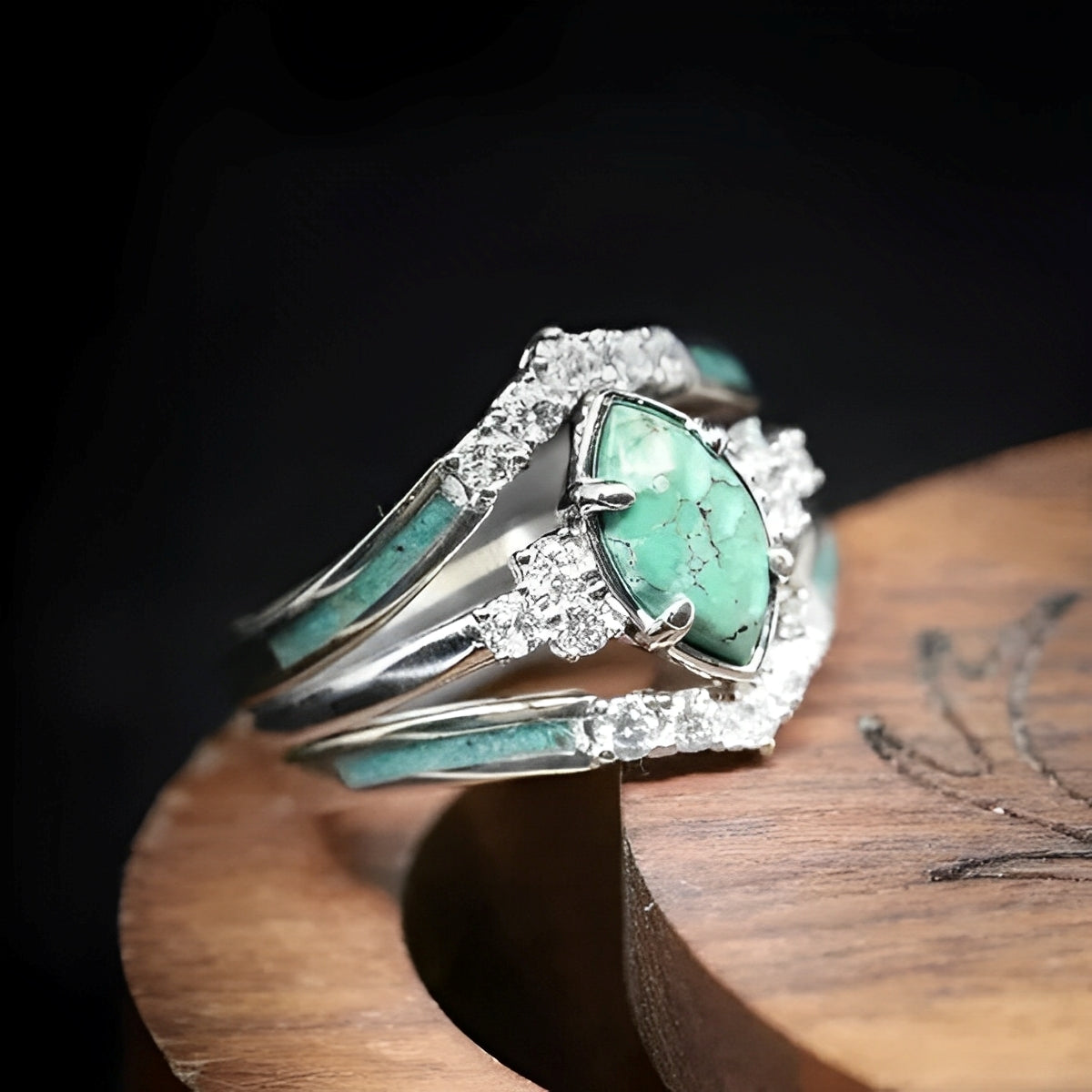 Solene – Ring mit Natürlichem Türkis und Diamantdetails