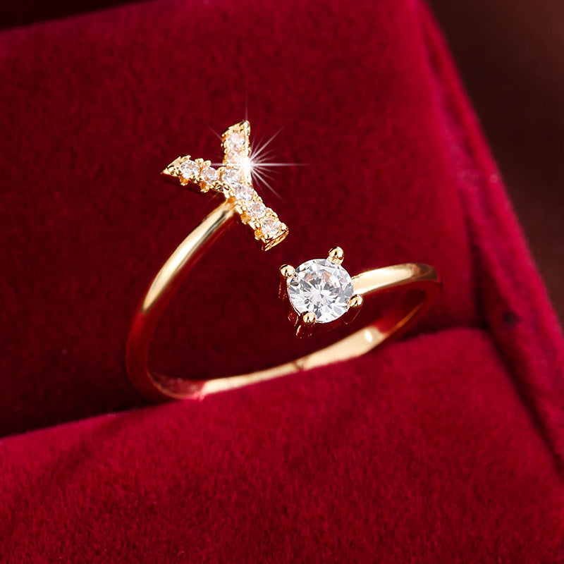 Nova – Moderner Offener Ring mit Initiale und Zirkonia