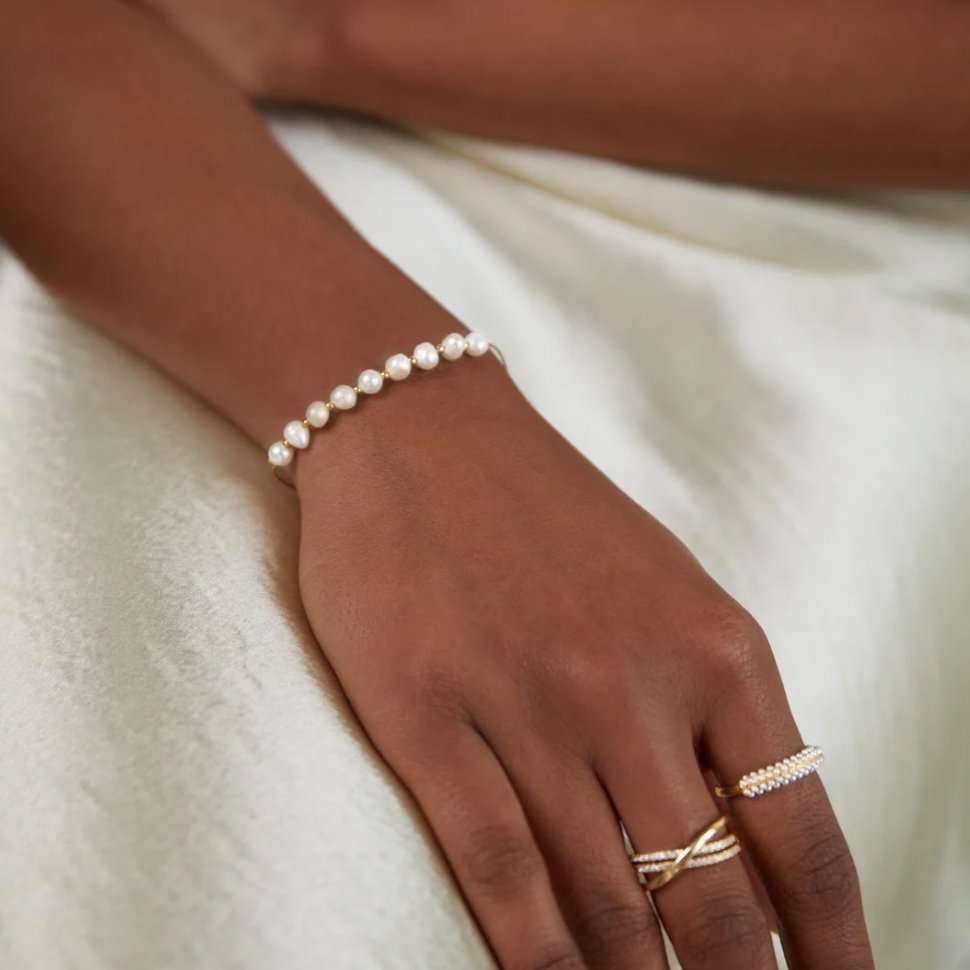 Saphira – Armband Schimmernde Perlen