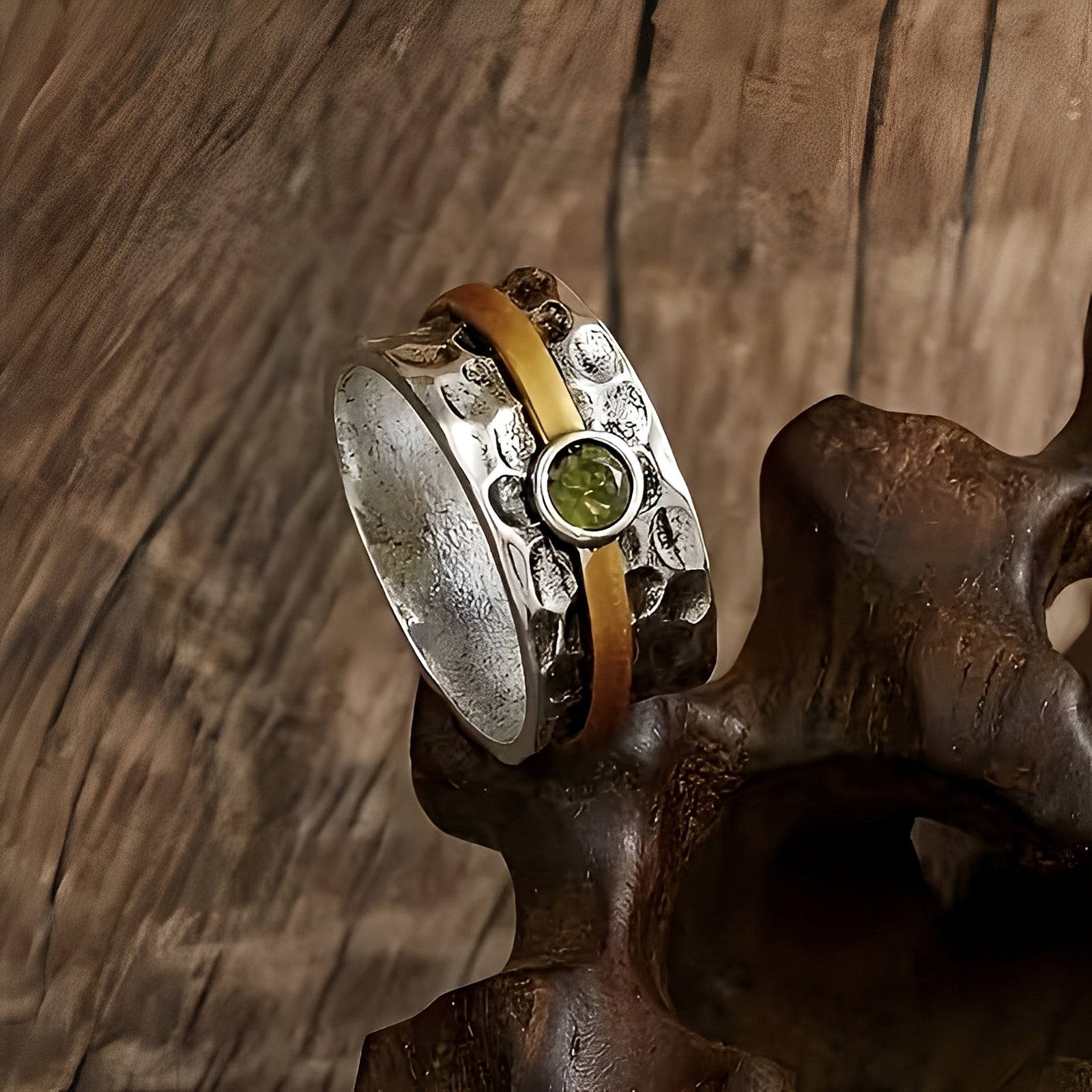 Elena – Eleganter Ring in grünem Zirkonia