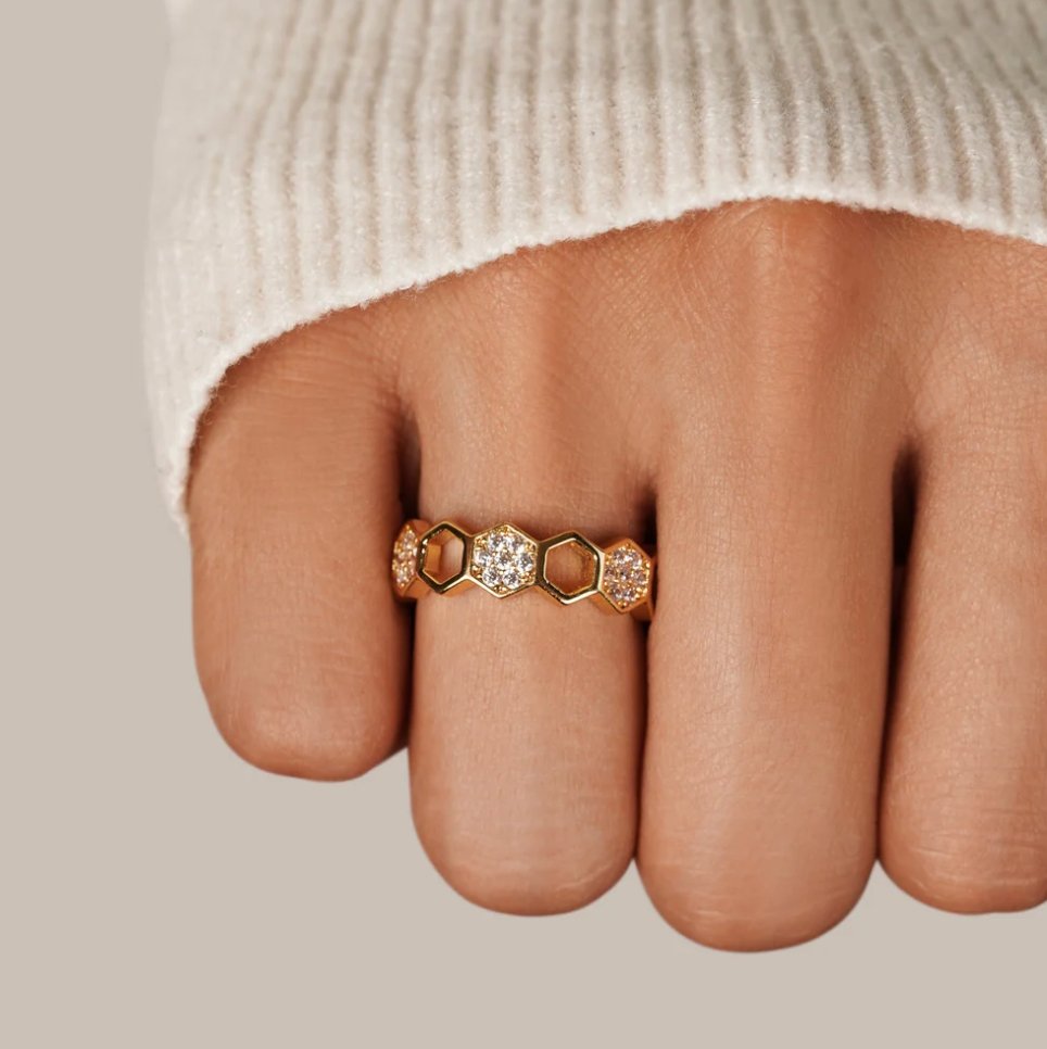 Melina – Ring Strahlen aus Honig in Gold und Kristall