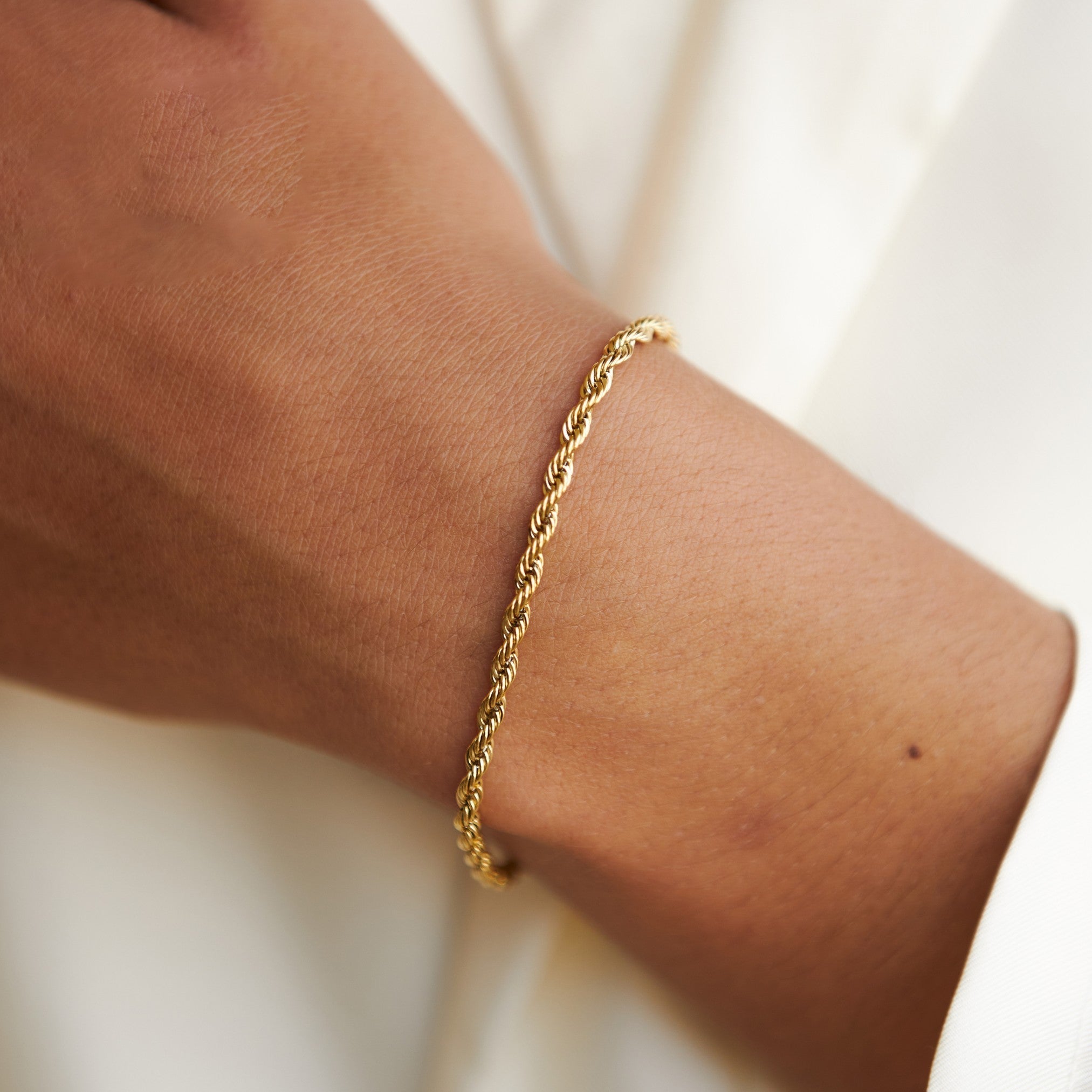 Calvi – Armband mit Geflochtener Goldkette