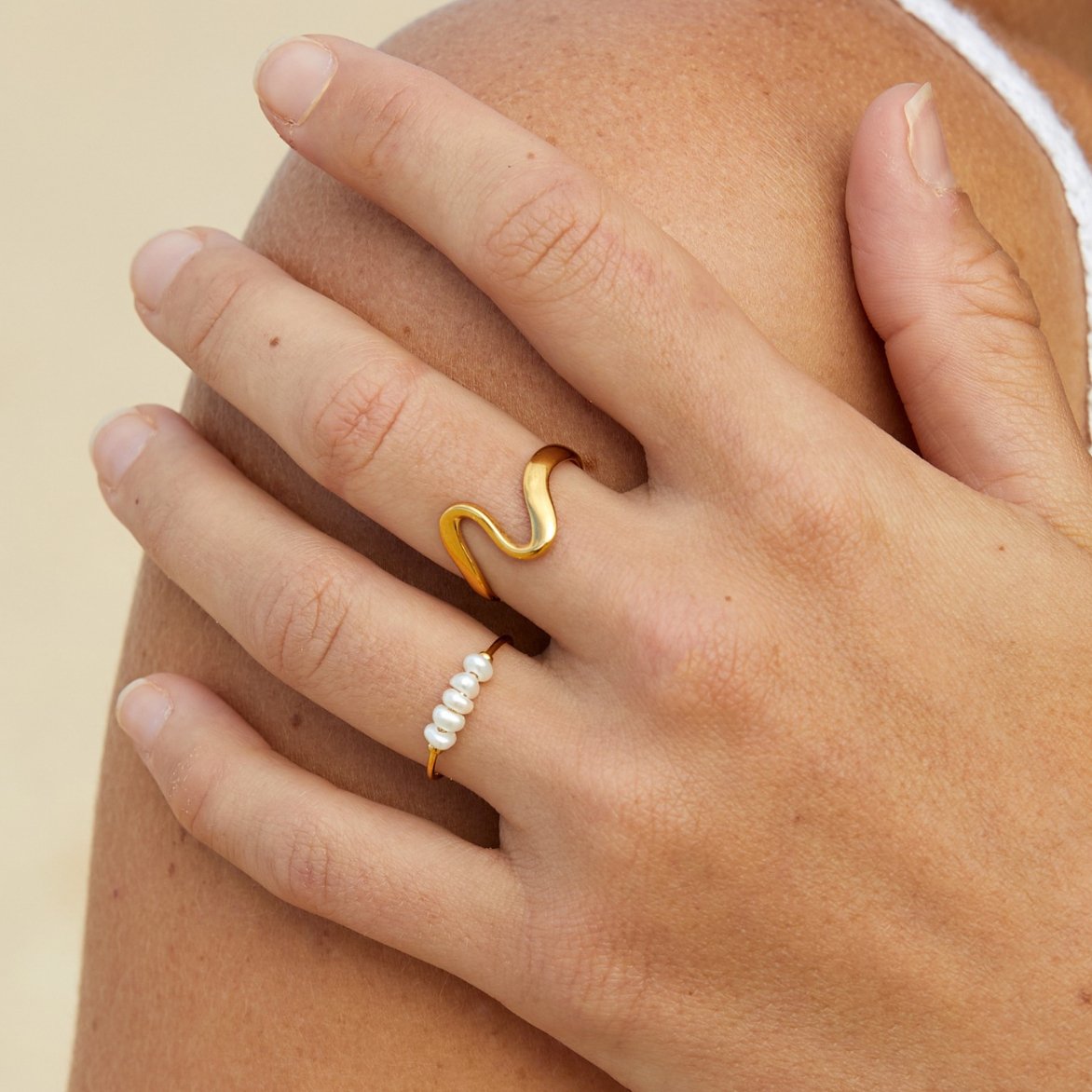 Kaia – Vergoldeter Wellenring