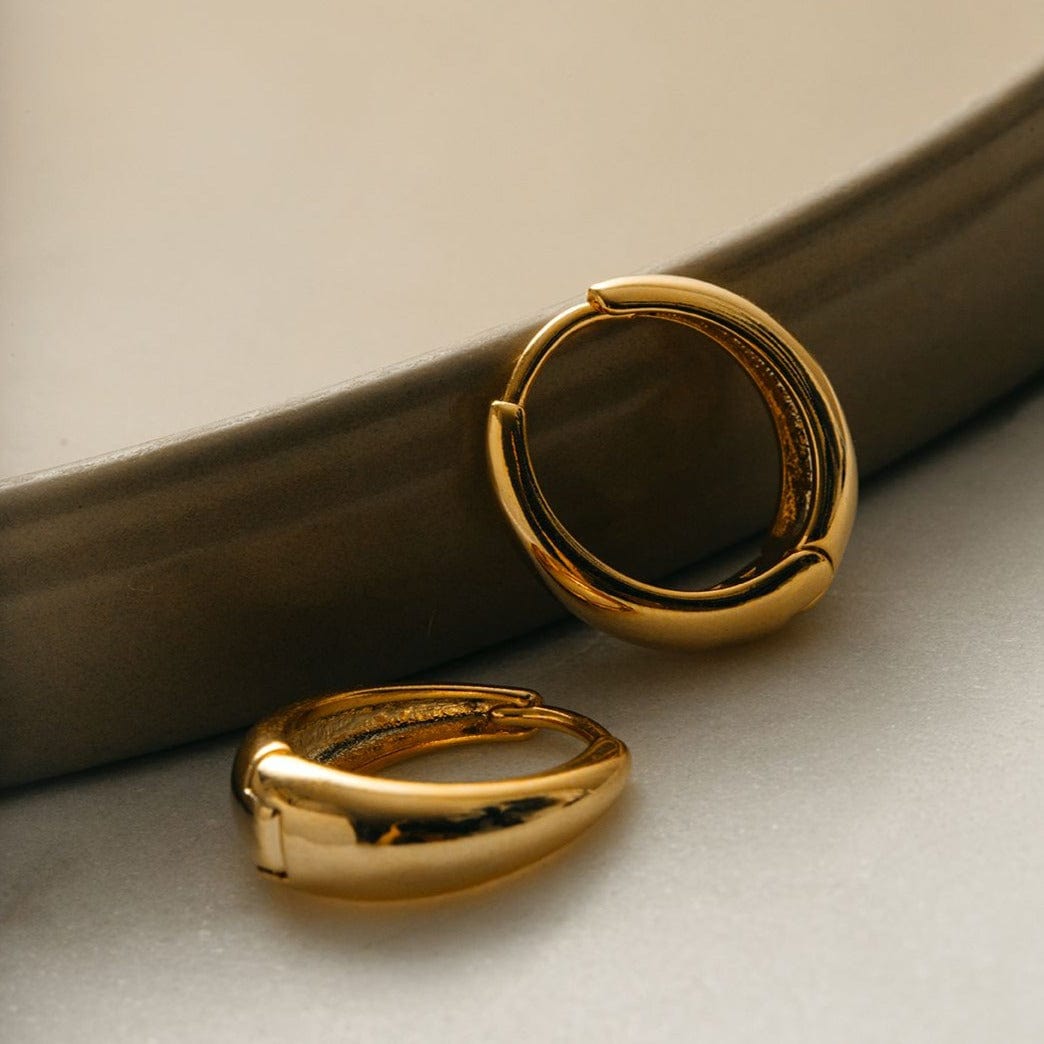 Vanya – Goldene Ausgestellte Elegante Kreolen