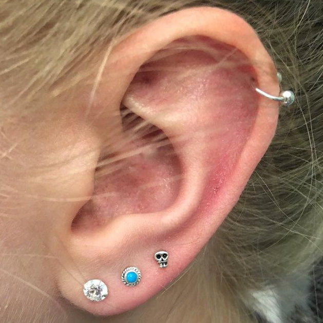 Reem - Kleine Totenkopf-Ohrstecker