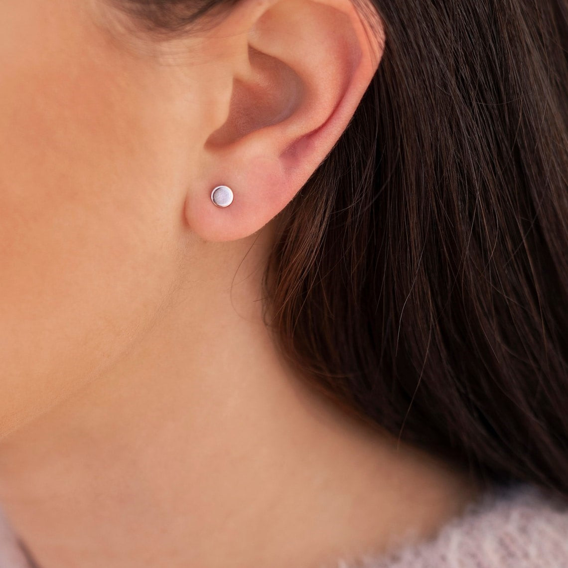 Winziger Kreis Punkt - Minimalistische Ohrstecker