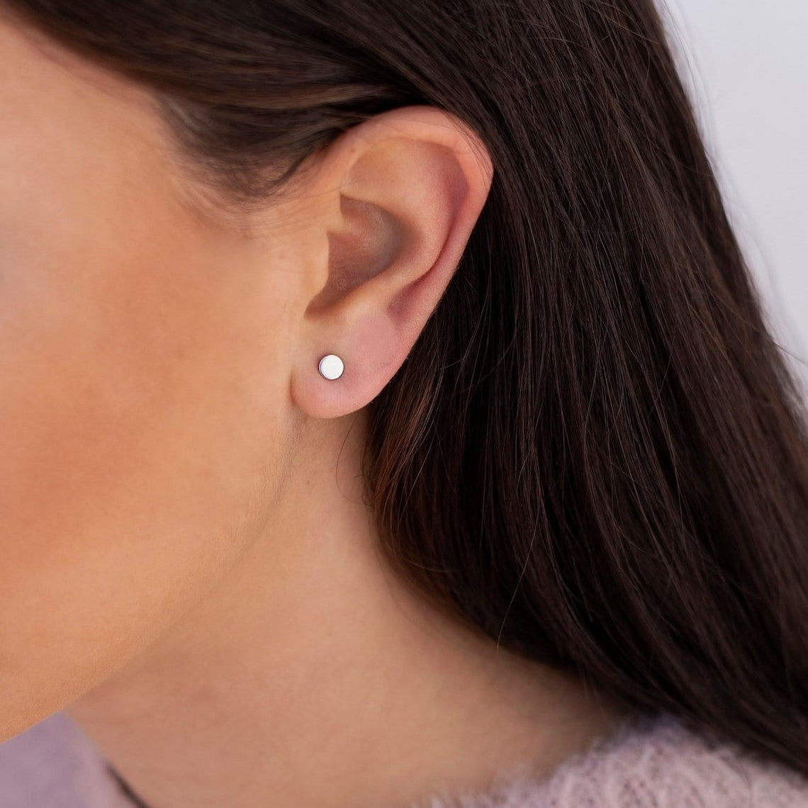 Winziger Kreis Punkt - Minimalistische Ohrstecker