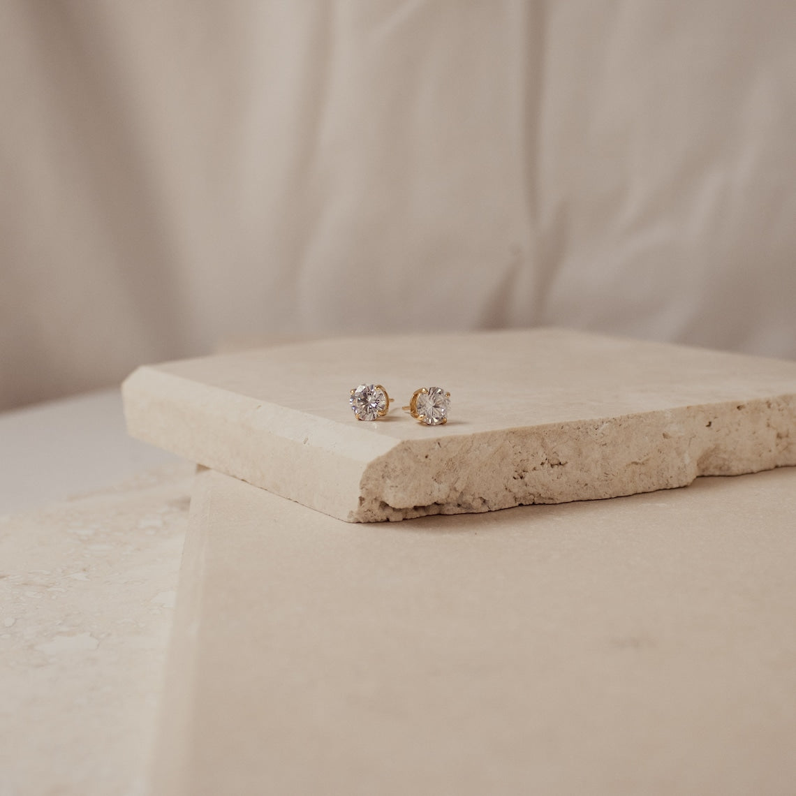 Klassische Diamant-Ohrstecker - Ohrringe mit rundem Stein