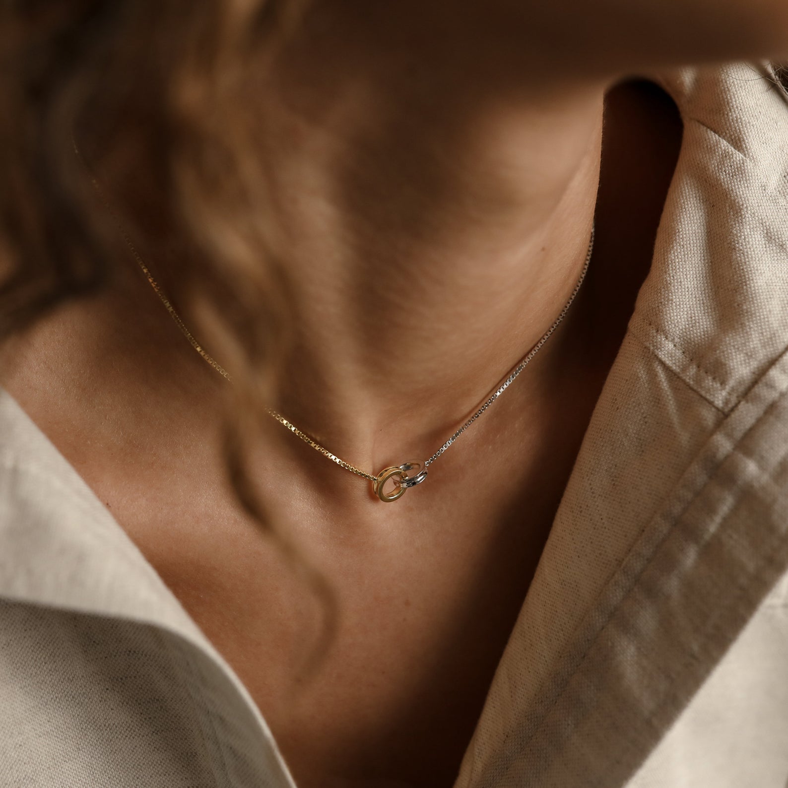 Elisse – Collier mit verflochtenen Kreisen
