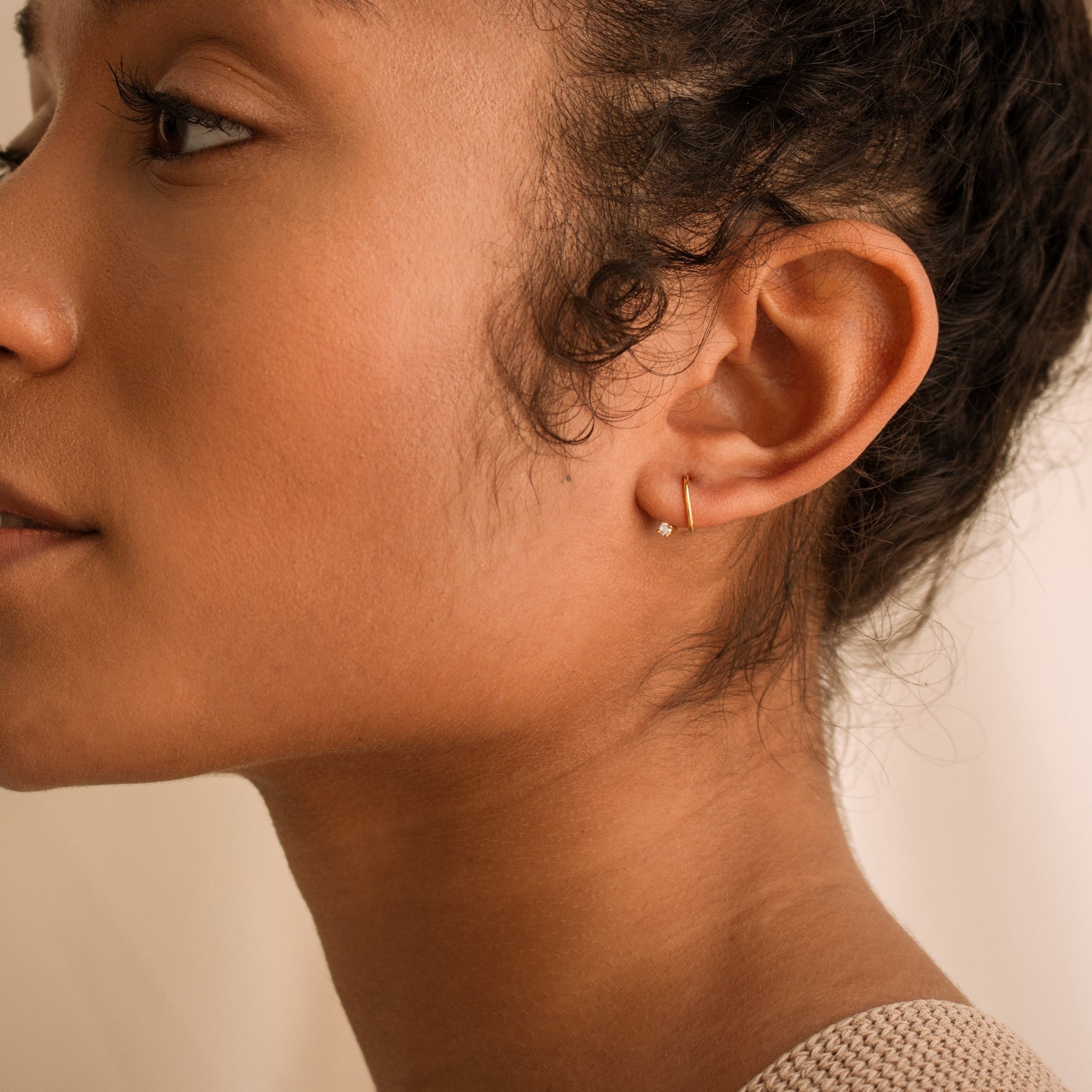 Jady – Draht-Ohrringe mit Diamanten