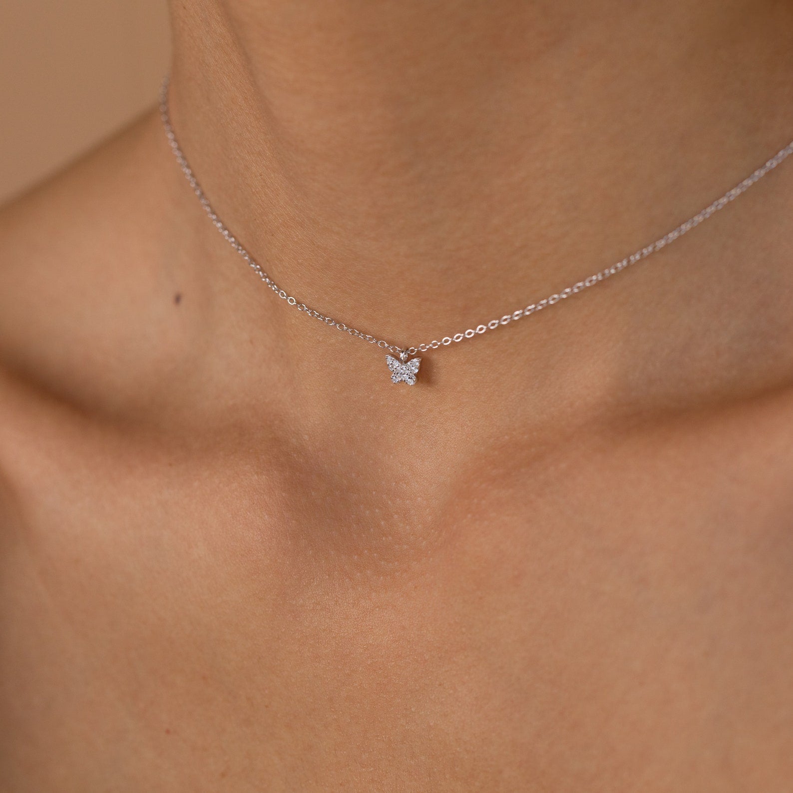 Mandy – Halskette Schmetterling Pavé