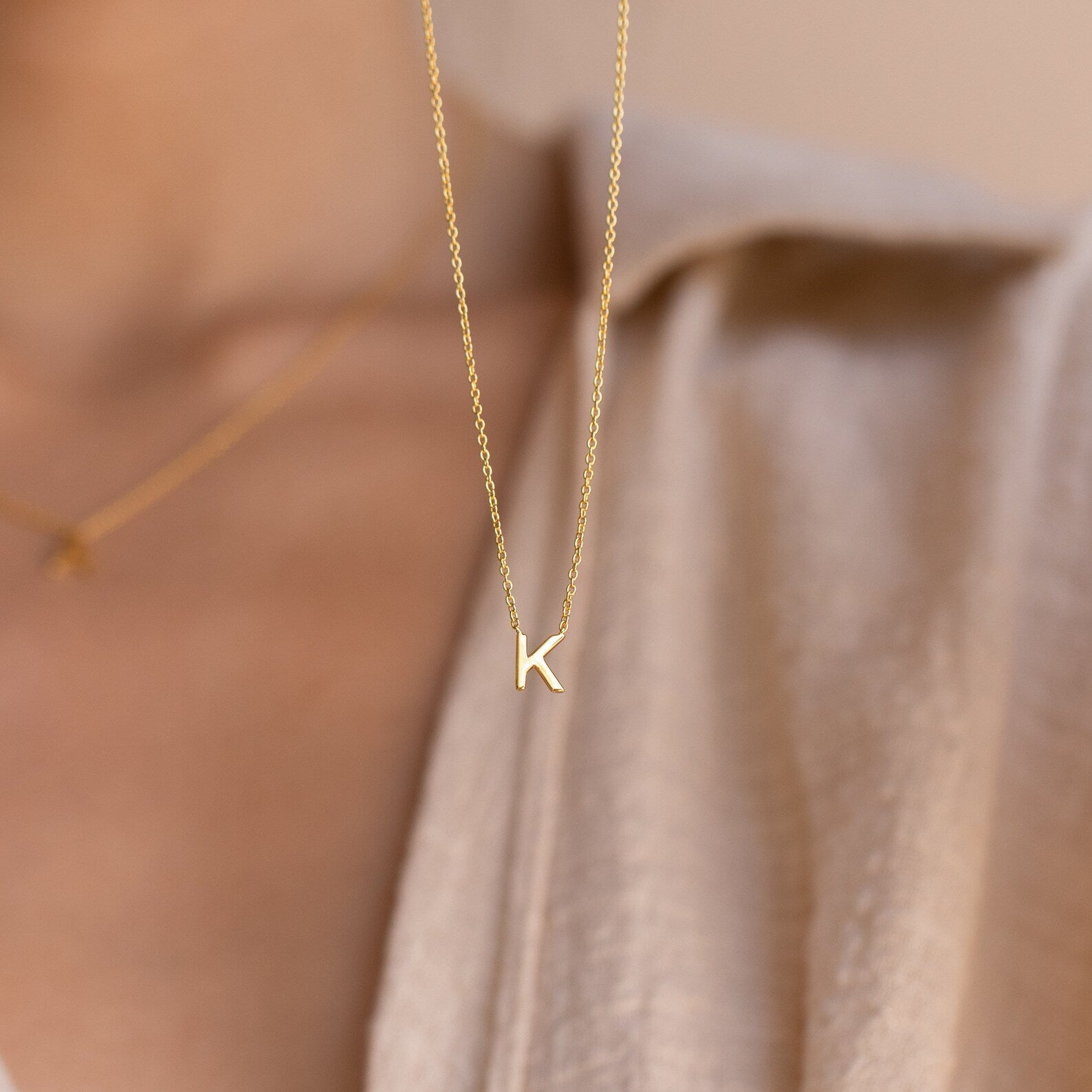 Zierliche Halskette mit Initialen - Stilvolle Halskette mit Buchstaben