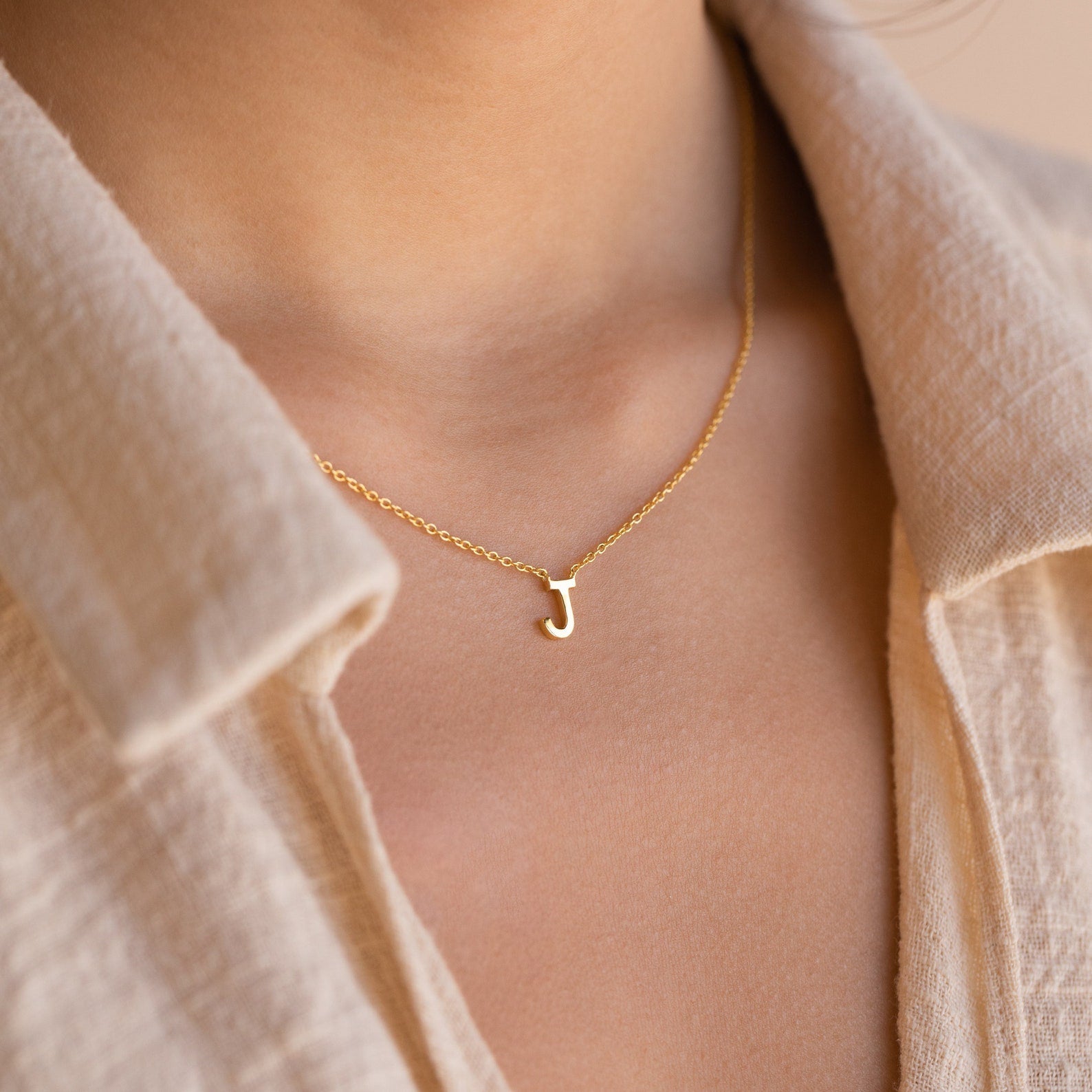 Jasmine – Zarte Kette mit personalisiertem Initial