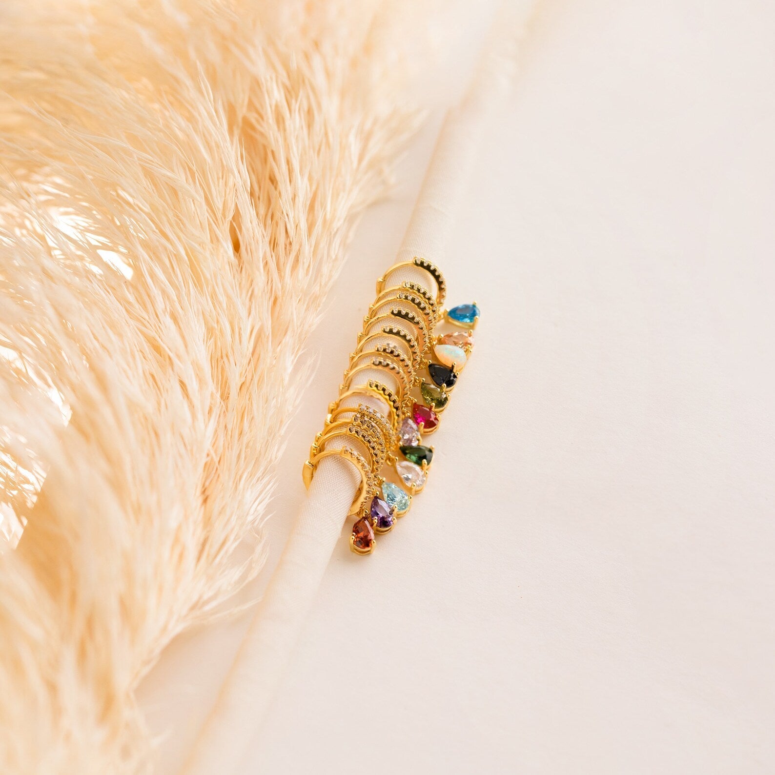 Geburtsstein Drop Huggies - Strass-Ohrringe