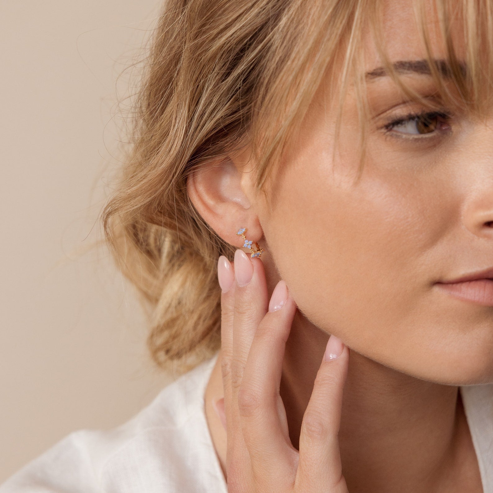 Monumente Ohrringe - Efeublumenbügel