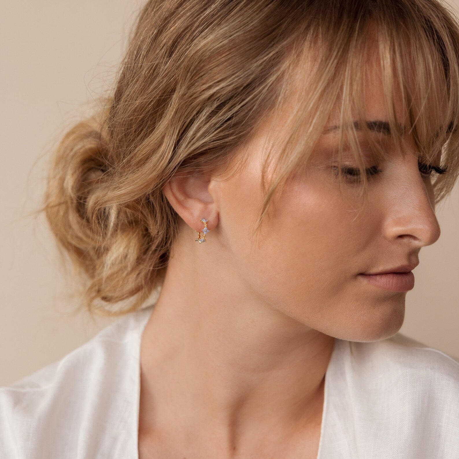 Monumente Ohrringe - Efeublumenbügel