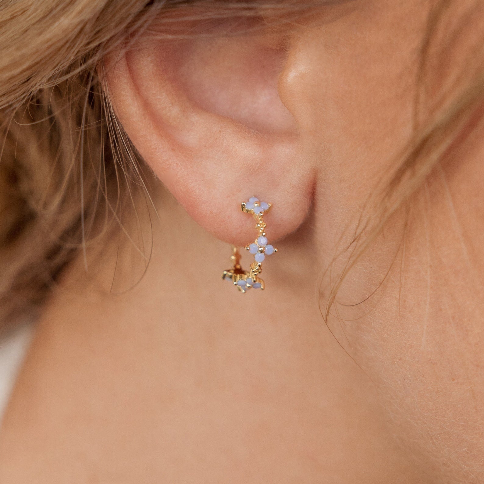 Monumente Ohrringe - Efeublumenbügel