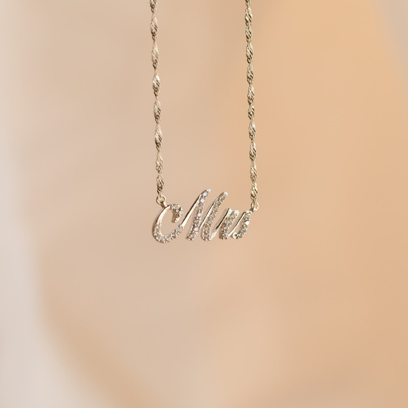Claire – Halskette Name Pavé Glänzend