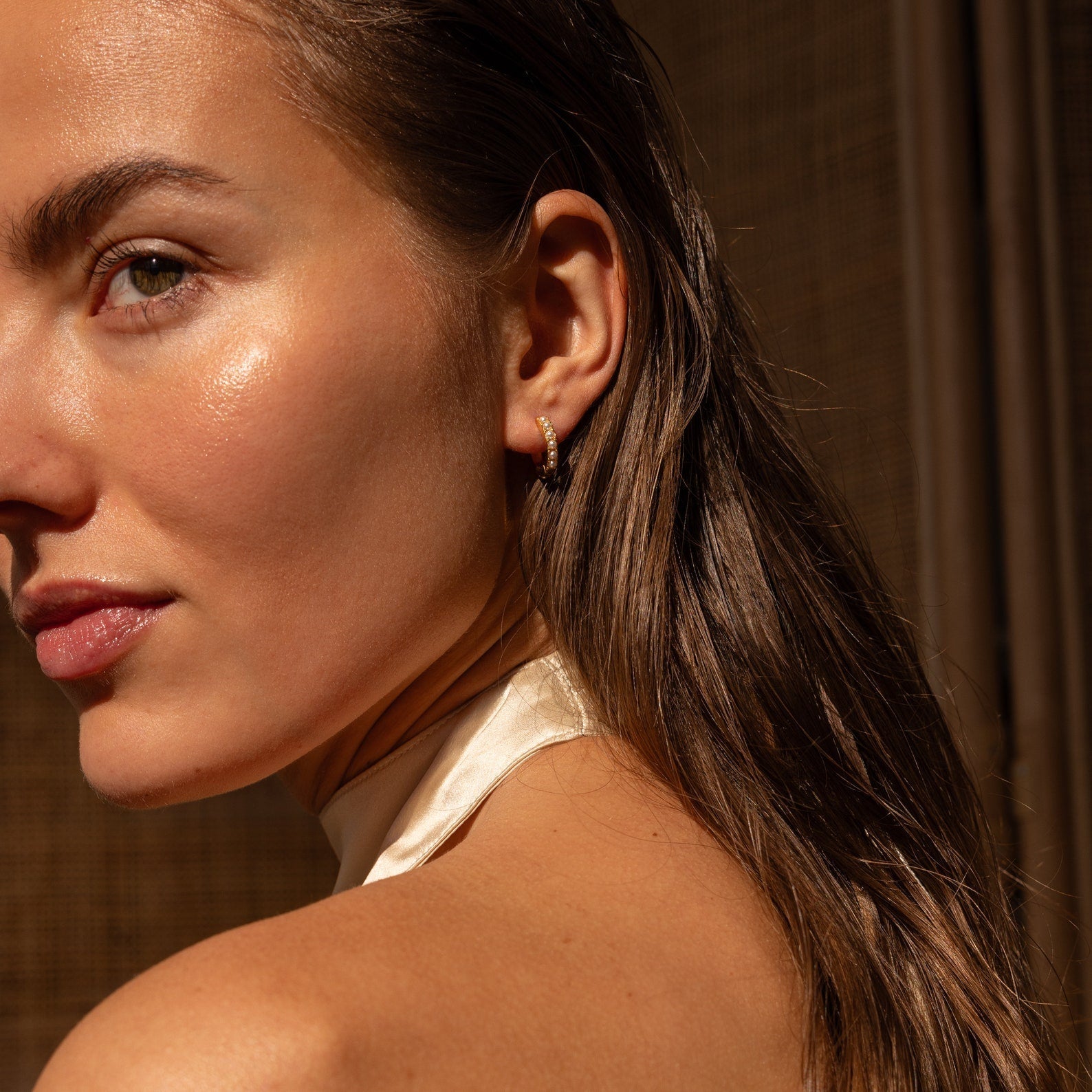 Perlenbesetzte Ohrringe - Perlenohrringe Huggies