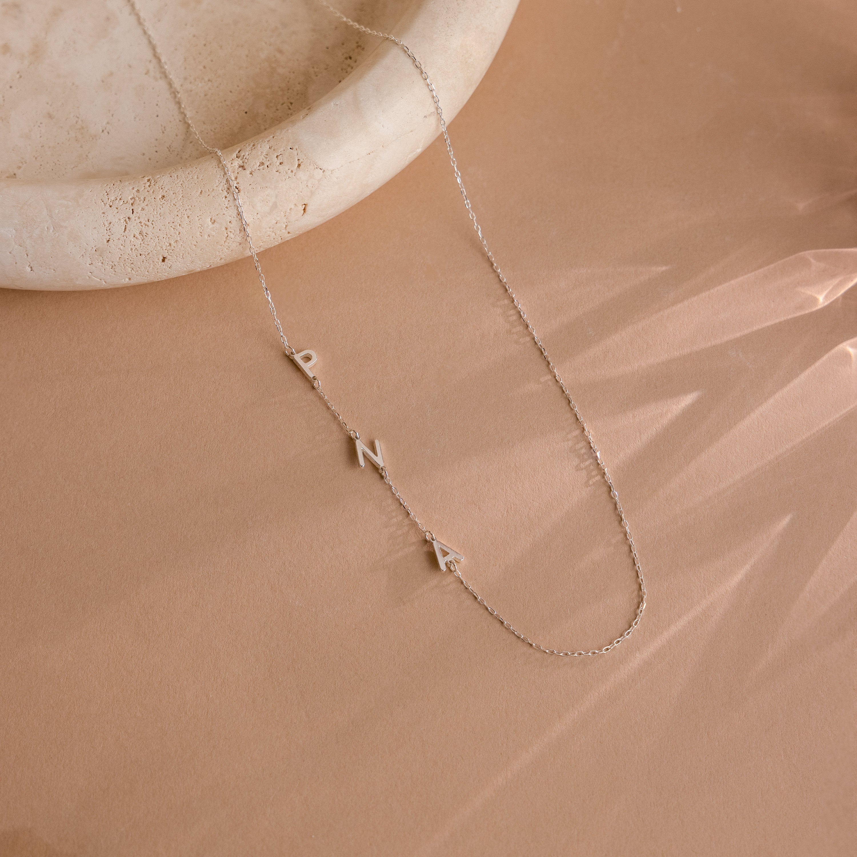 Wendy – Collier Initial Horizontal Personalisiert