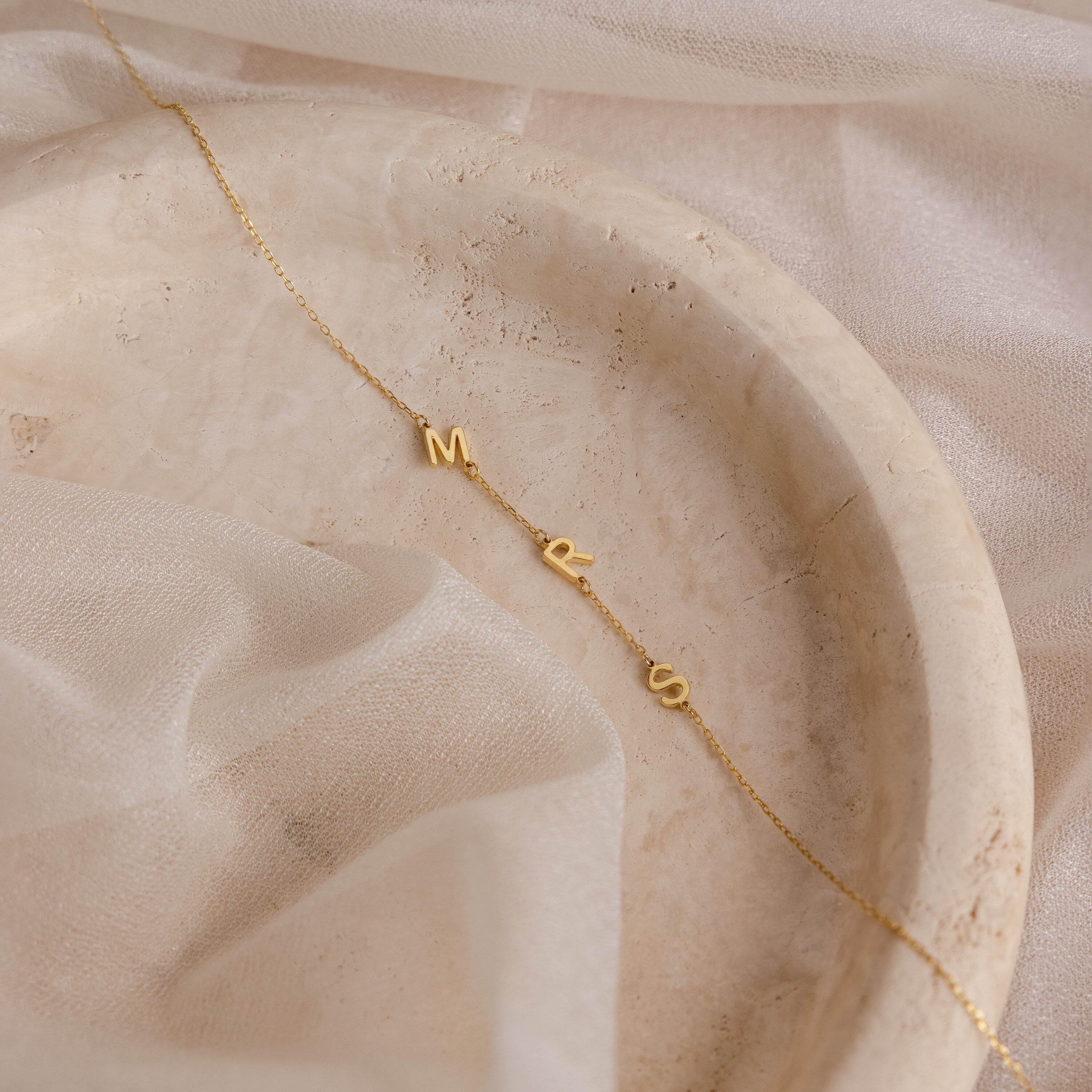 Wendy – Collier Initial Horizontal Personalisiert