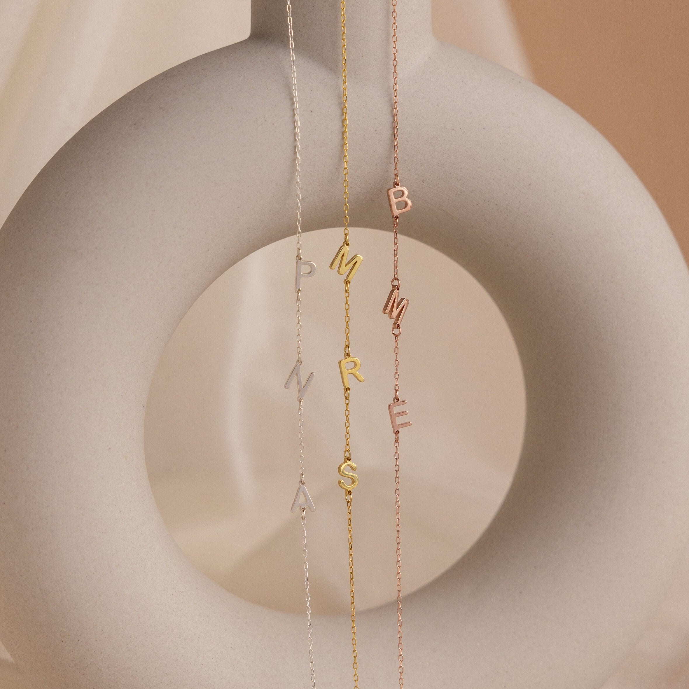 Wendy – Collier Initial Horizontal Personalisiert