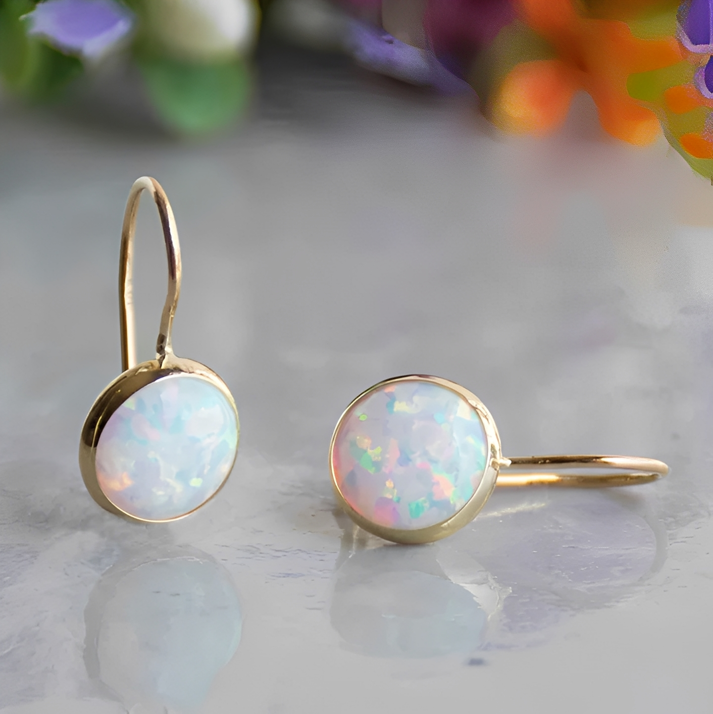 Mireya – Vintage Goldene Ohrringe mit Opalstein