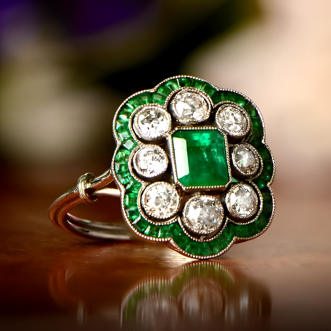 Esme – Vintage-Ring mit elegantem Smaragd