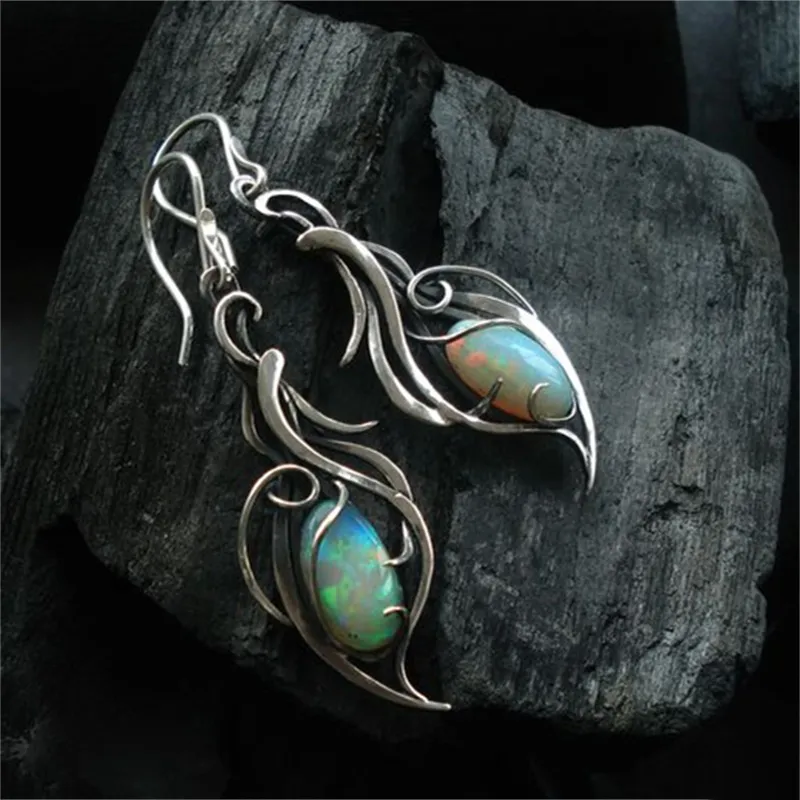 Tony – Vintage-Ohrringe aus Silber mit blauem Opal