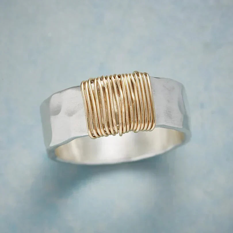 Naia – Bohème-Ring Goldene mit Verschlungenen Fäden