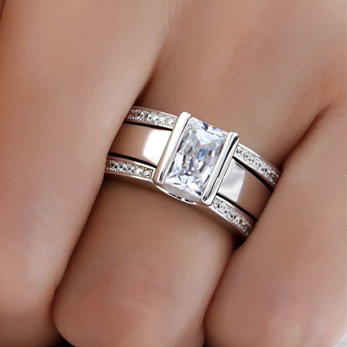 Amy – Vintage-Ring mit Eingefasstem Kristall