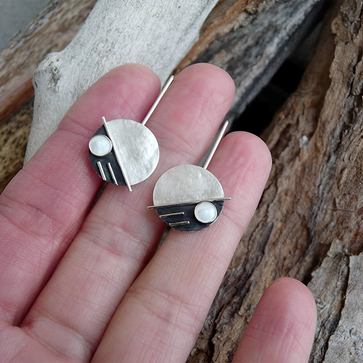 Arcy – Retro-Ohrringe in weißer Opal