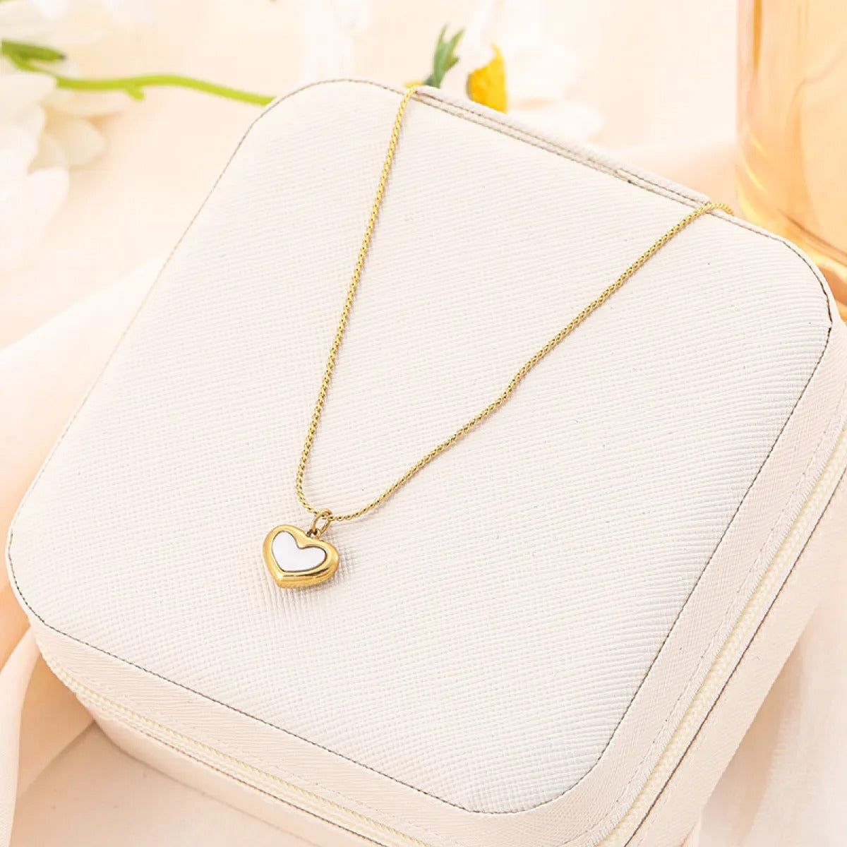 Neréa – Herz-Halskette aus Perlmutt