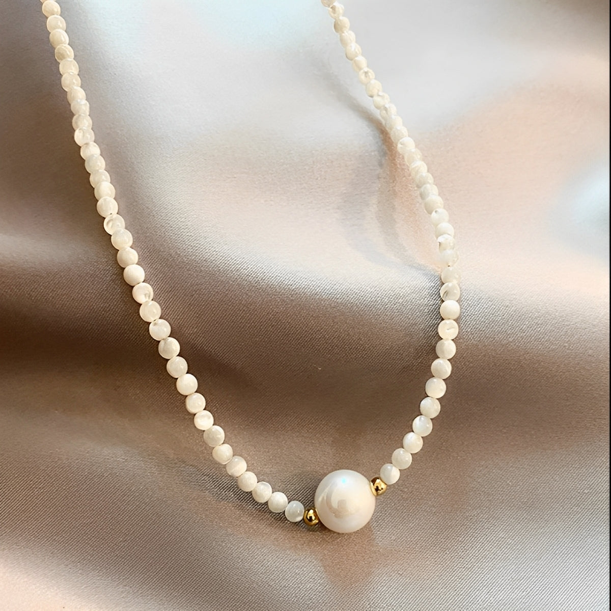 Claire – Elegante Perlenhalskette