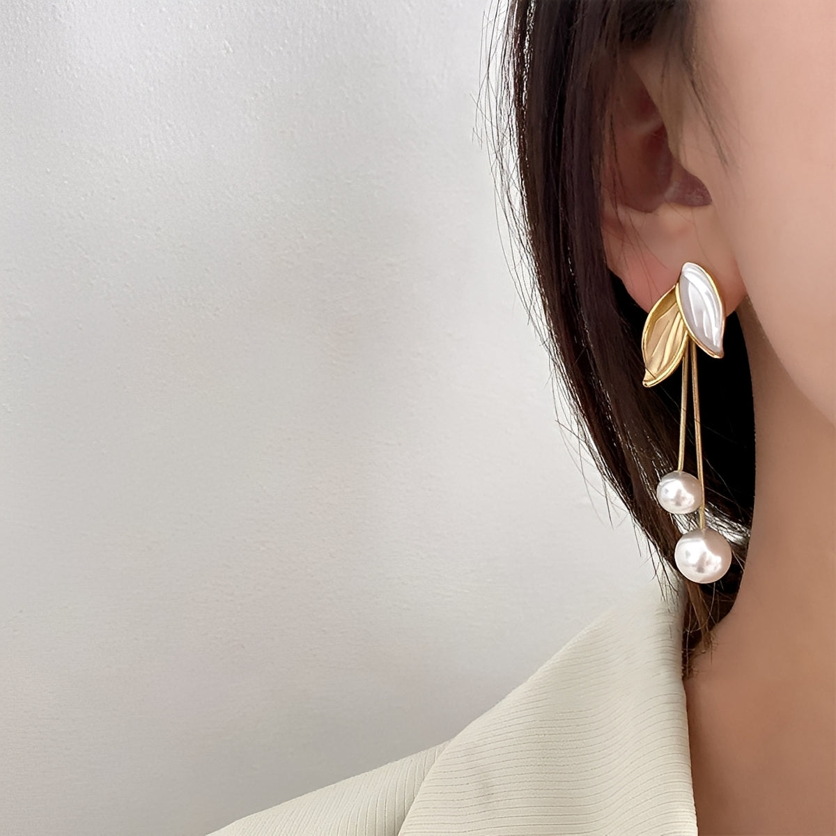 Paloma – Ohrstecker Blatt & Zwei Perlen