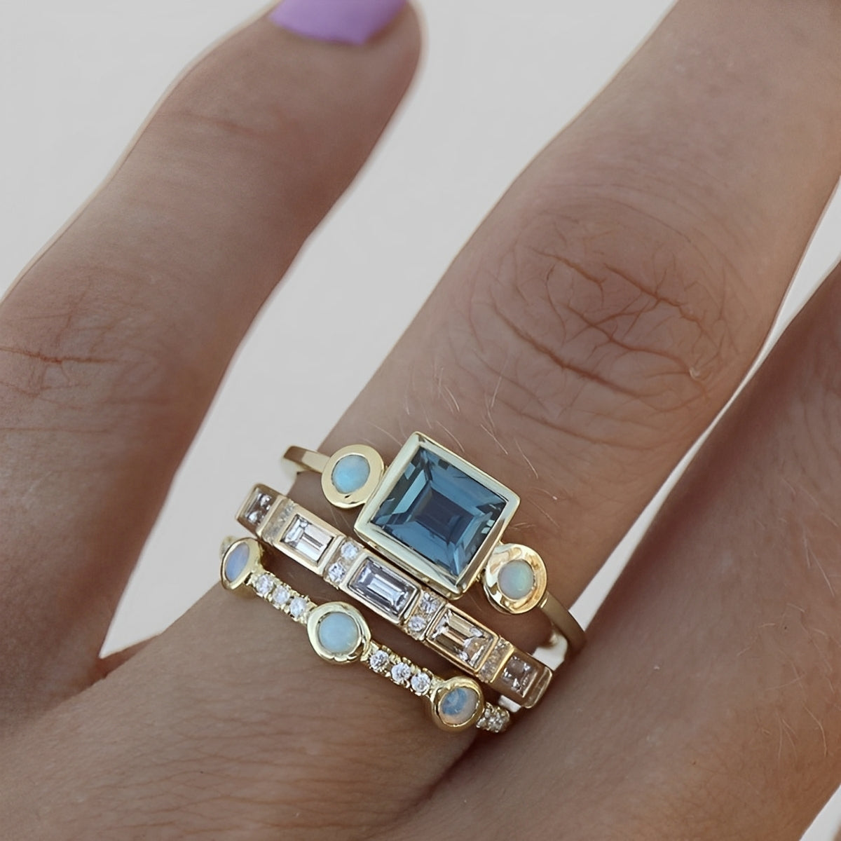 Yara – Set von Vintage-Ringen mit blauen Kristallen