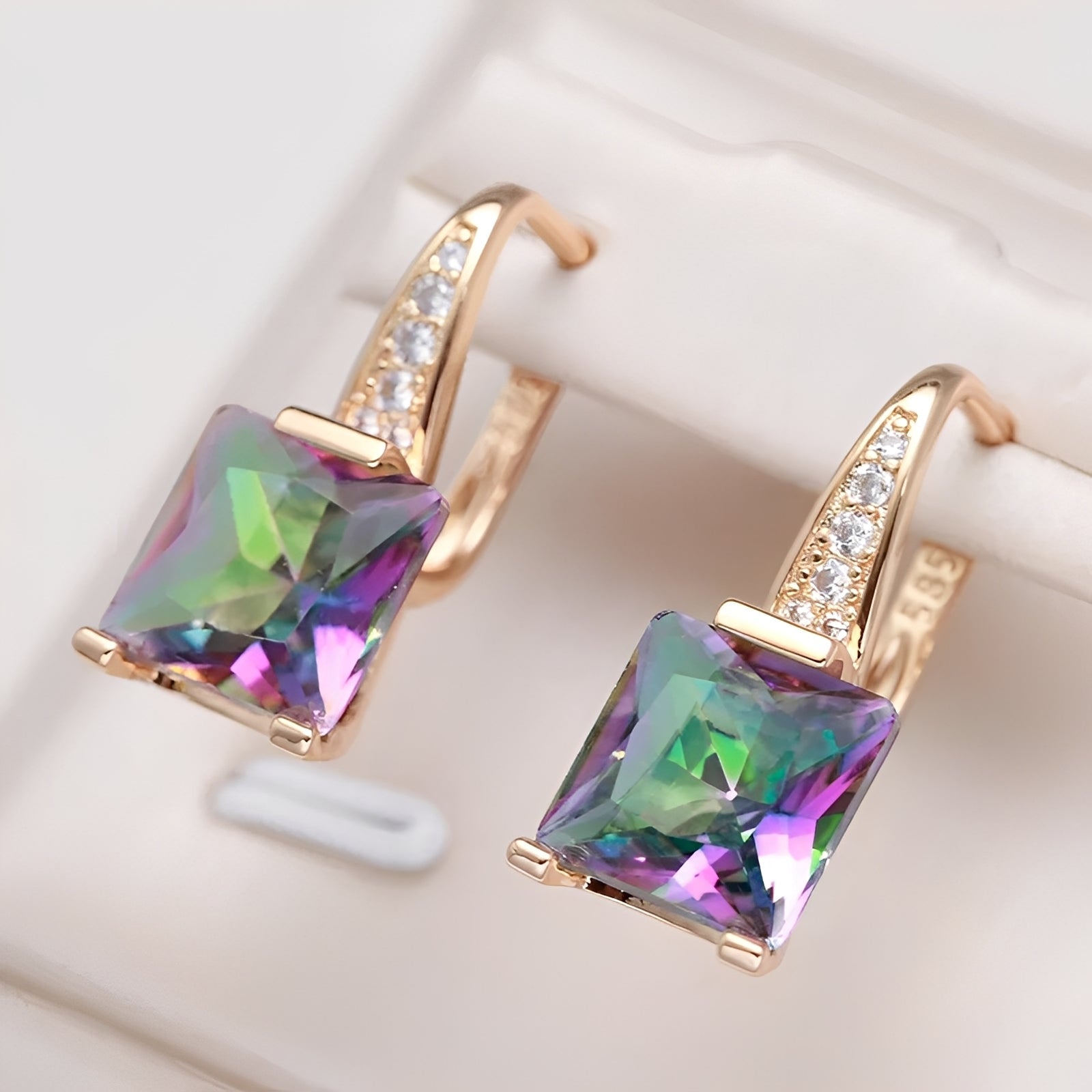 Celina – Kreolen Gold mit bunten Zirkonia