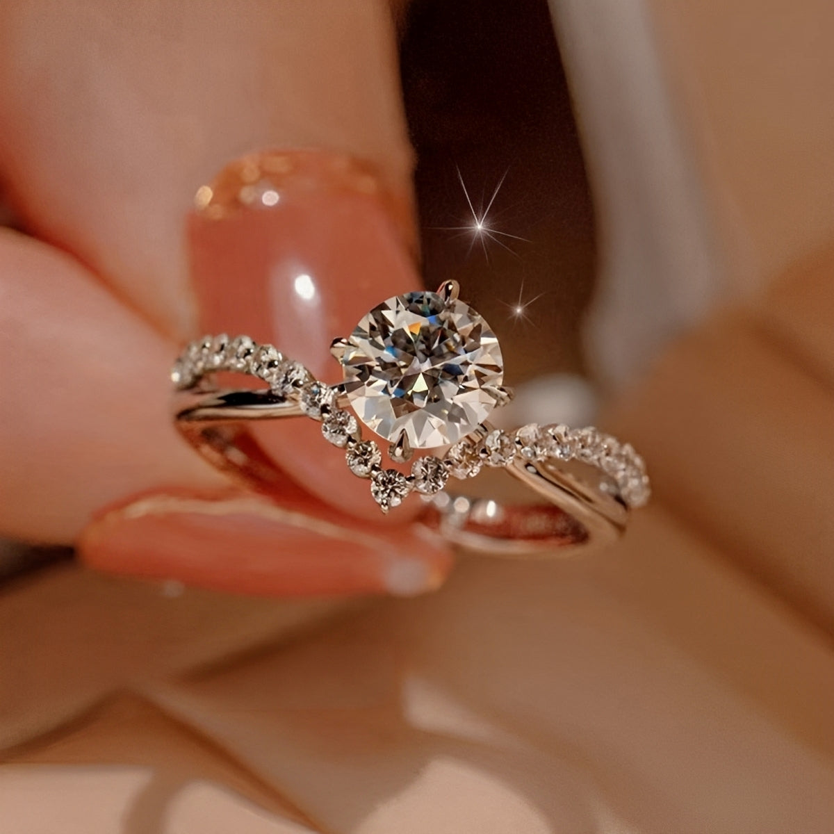 Eila – Verzaubernder Ring mit Weißem Kristall