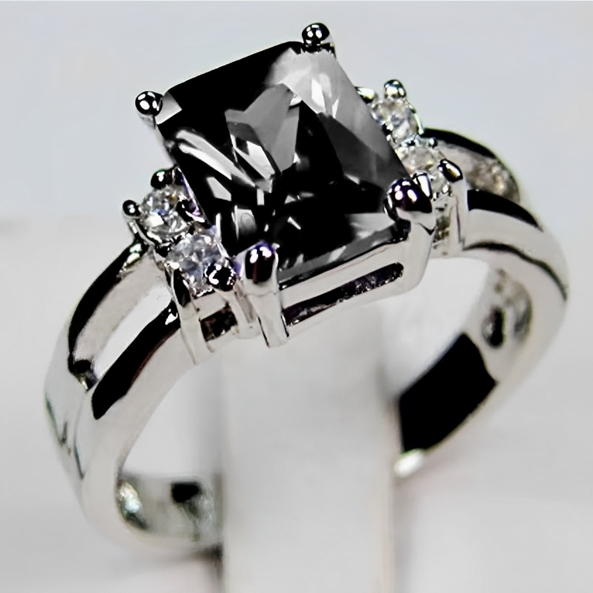 Ravenna – Vintage-Ring mit glänzendem Onyx