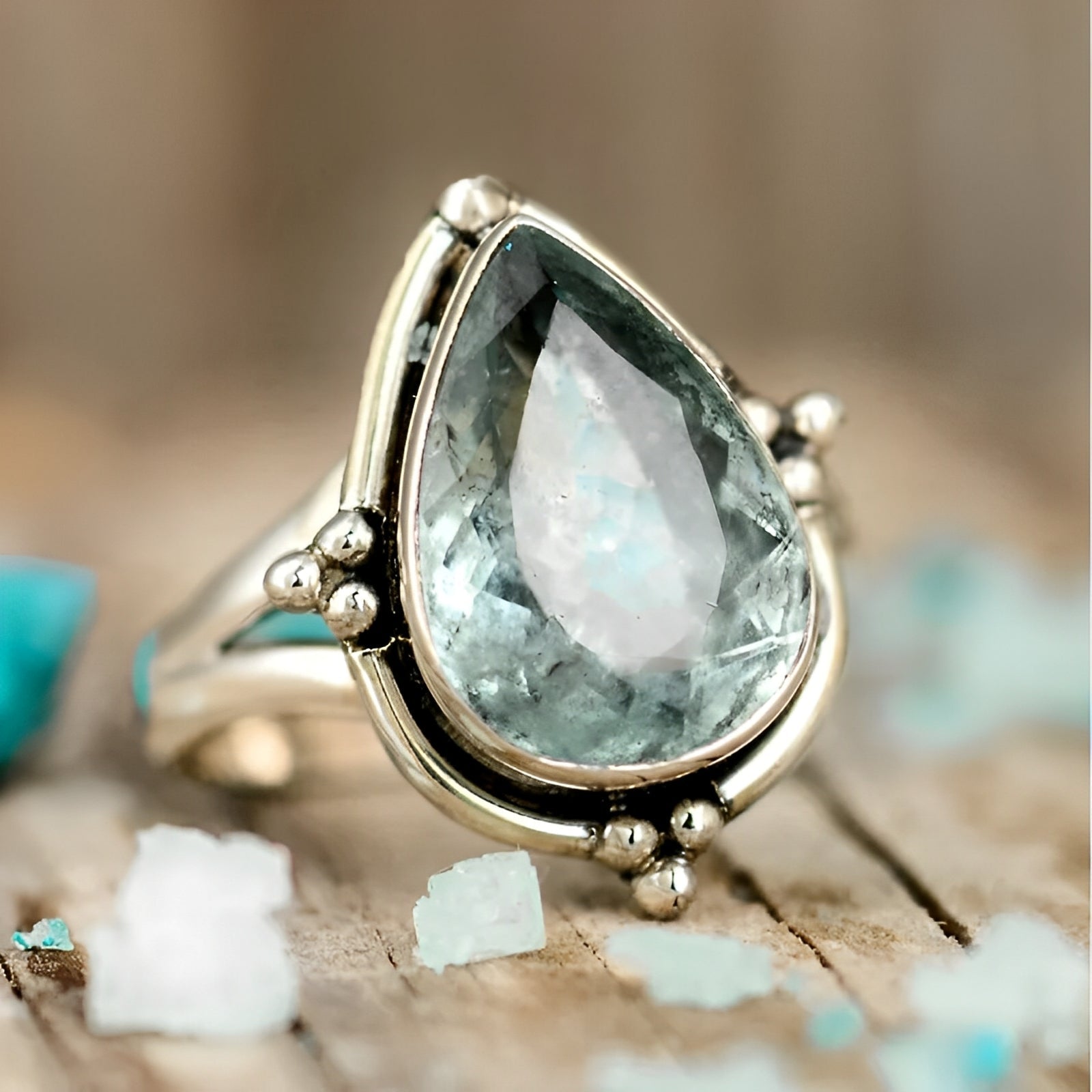 Vera – Vintage-Ring mit heller Zirkonia