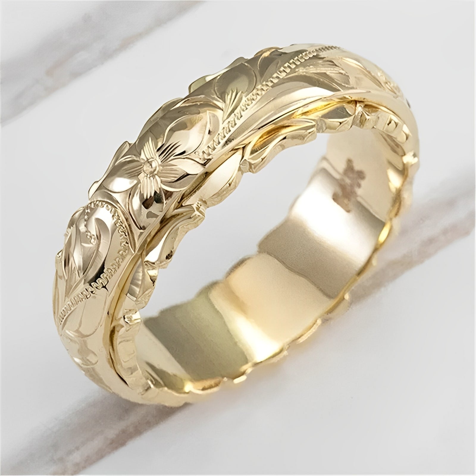 Florina – Goldener Vintage-Ring mit Blumenmotiv