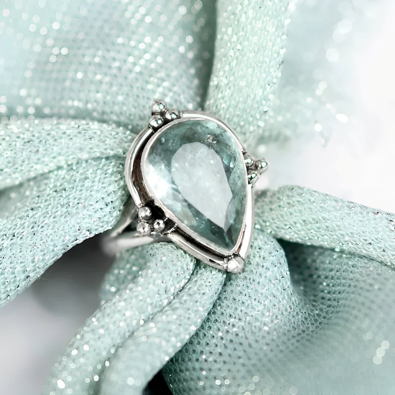 Vera – Vintage-Ring mit heller Zirkonia