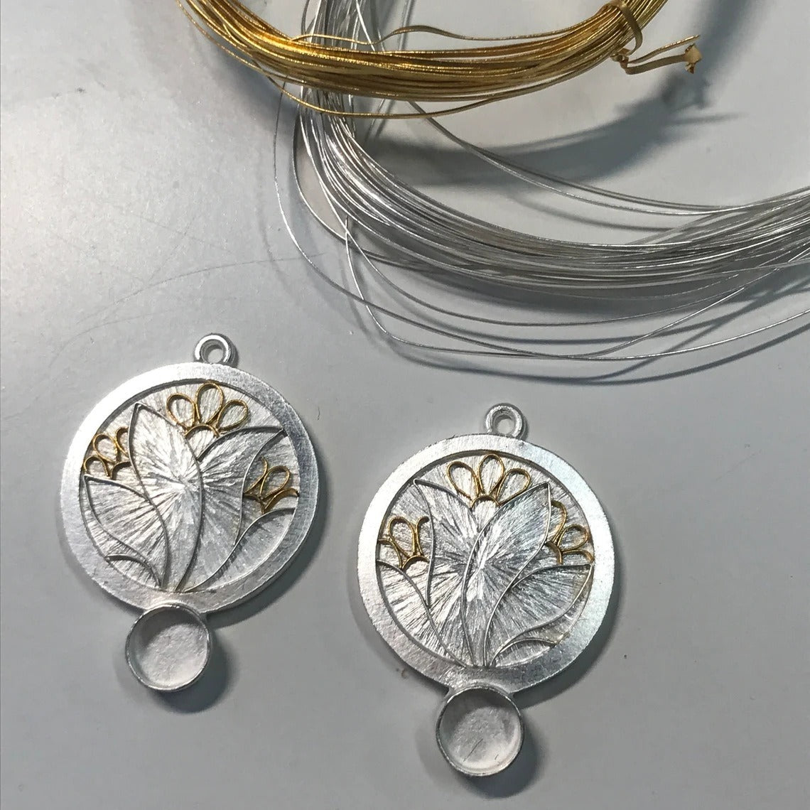 Lorna – Boho-Ohrringe mit lila Kristallen in Sterlingsilber