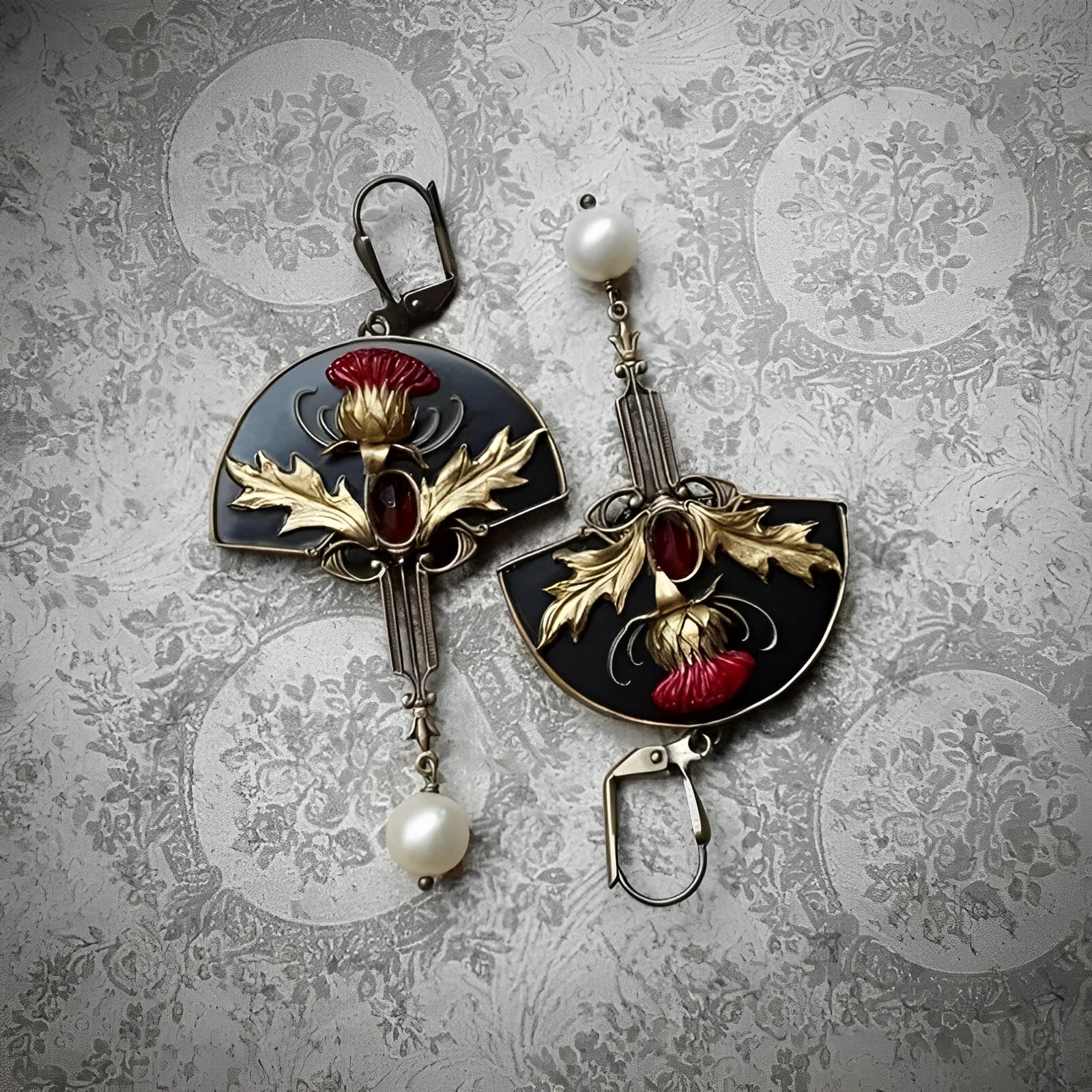 Raisa – Ohrringe Boho mit Perlen und rotem Kristall